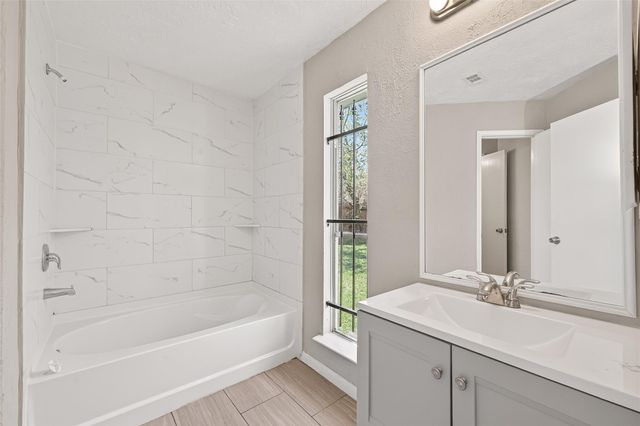 16114 Canaridge Drive, Houston, TX 77053
