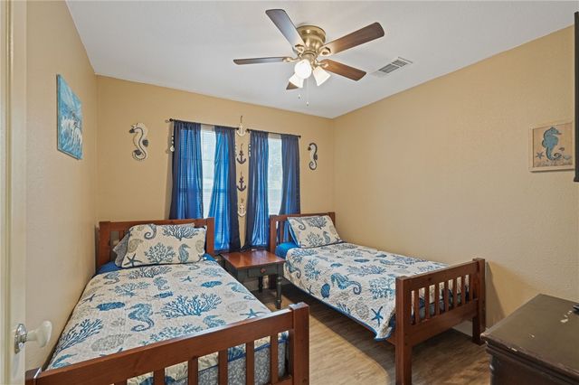 145 S Rife St, Aransas Pass, TX 78336