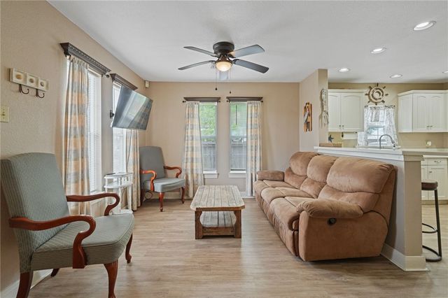 145 S Rife St, Aransas Pass, TX 78336