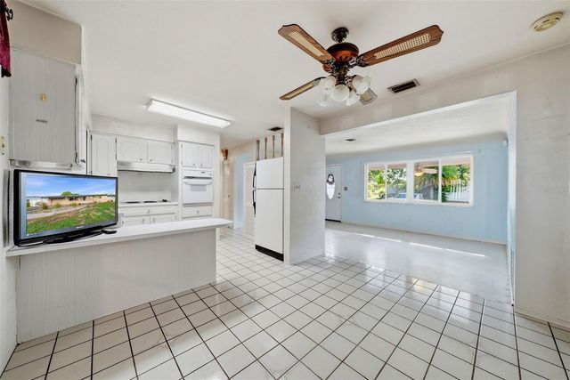 3360 70 STREET N, St Petersburg, FL 33710