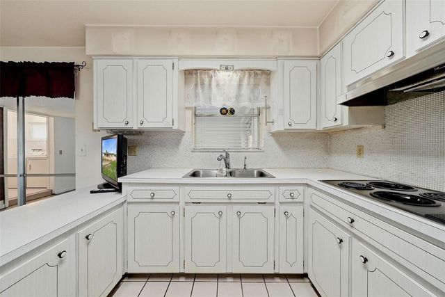 3360 70 STREET N, St Petersburg, FL 33710