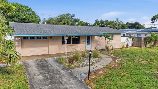 3360 70 STREET N, St Petersburg, FL 33710