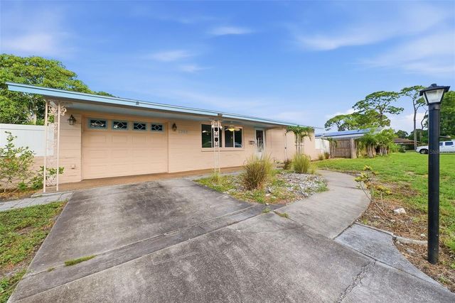 3360 70 STREET N, St Petersburg, FL 33710