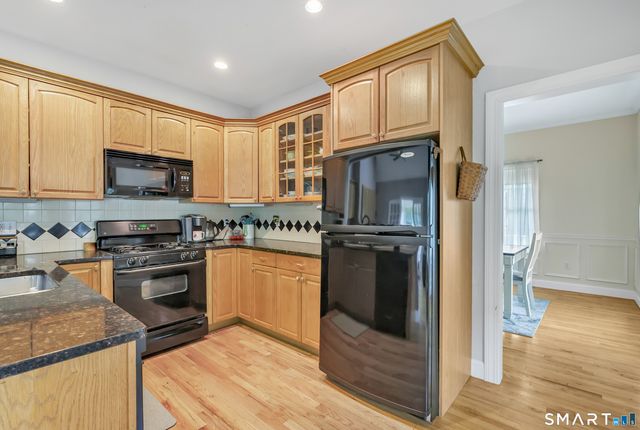 132 Meadow Brook Road 132, Oxford, CT 06478