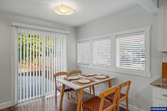 2210 4th St NE, Salem, OR 97301
