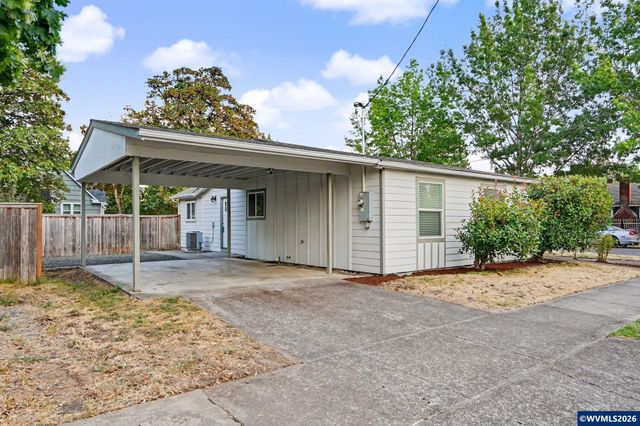 2210 4th St NE, Salem, OR 97301