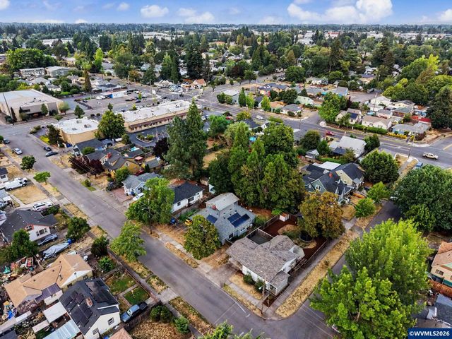 2210 4th St NE, Salem, OR 97301