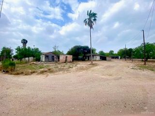 1006 Vela Jackson Avenue B, La Joya, TX 78560
