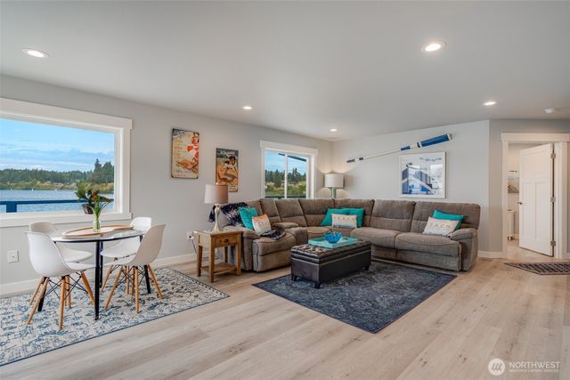 5341 S Bercot Road, Freeland, WA 98249