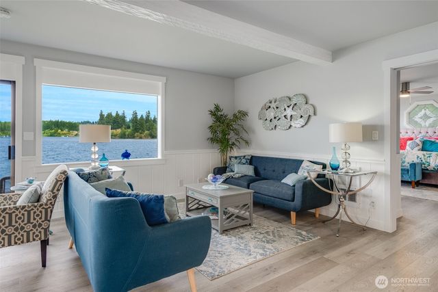 5341 S Bercot Road, Freeland, WA 98249