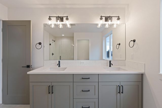 2111 SW 43rd Street Lot 13, Redmond, OR 97756