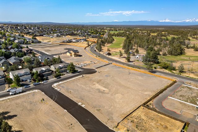 2111 SW 43rd Street Lot 13, Redmond, OR 97756