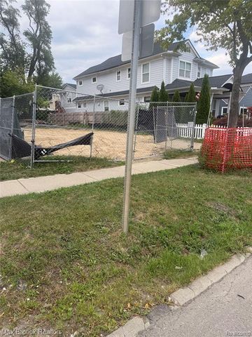 1155 E Lincoln Street, Birmingham, MI 48009