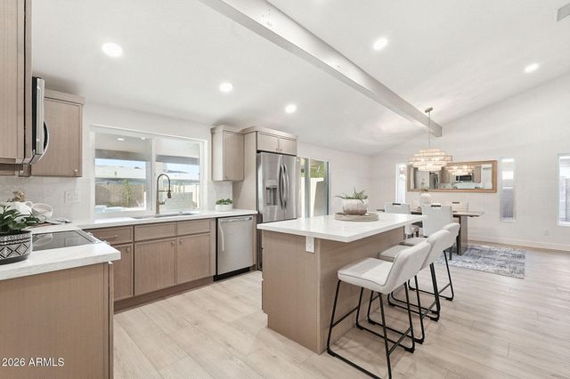 1750 W KIOWA Avenue, Mesa, AZ 85202