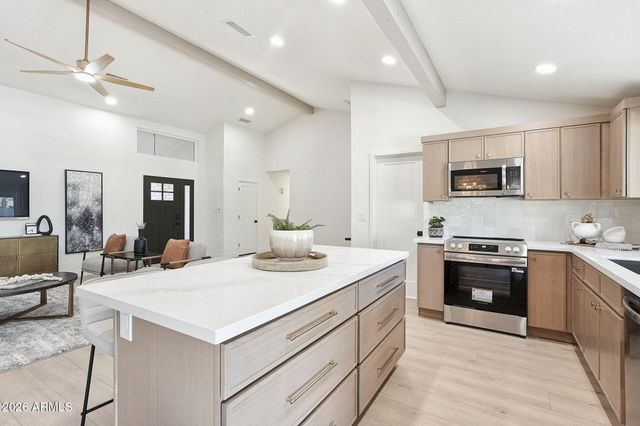 1750 W KIOWA Avenue, Mesa, AZ 85202