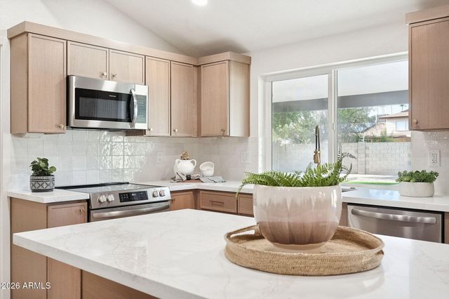 1750 W KIOWA Avenue, Mesa, AZ 85202