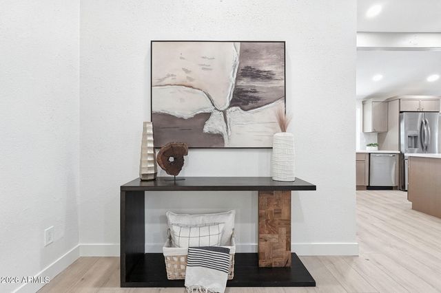 1750 W KIOWA Avenue, Mesa, AZ 85202