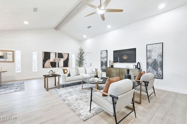 1750 W KIOWA Avenue, Mesa, AZ 85202