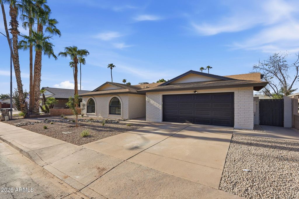 1750 W KIOWA Avenue, Mesa, AZ 85202 — photo 2