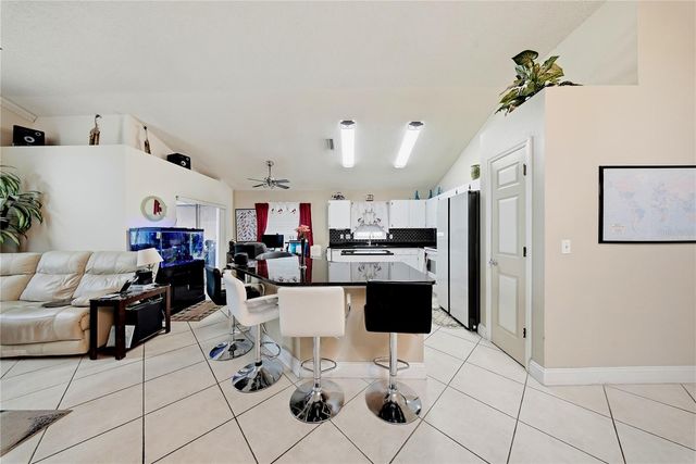 6804 MIRROR LAKE AVENUE, Tampa, FL 33634