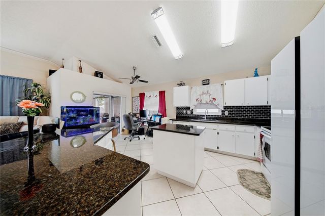 6804 MIRROR LAKE AVENUE, Tampa, FL 33634