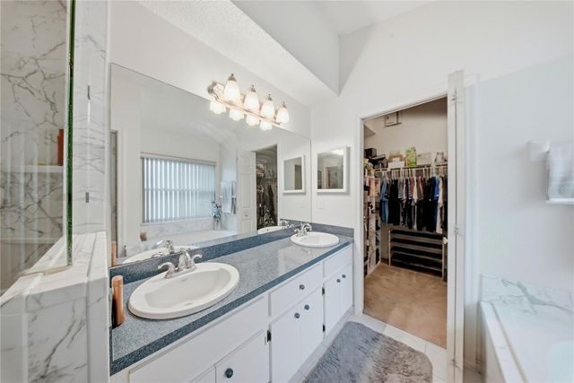 6804 MIRROR LAKE AVENUE, Tampa, FL 33634