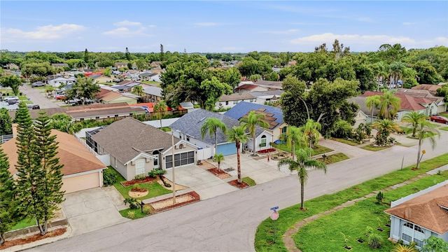 6804 MIRROR LAKE AVENUE, Tampa, FL 33634