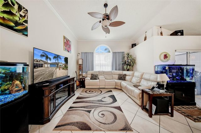 6804 MIRROR LAKE AVENUE, Tampa, FL 33634