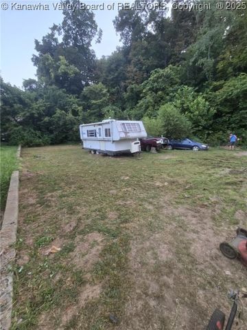 4253 W Washington Street, Charleston, WV 25387