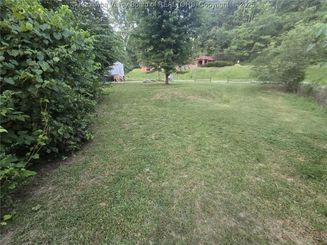 4253 W Washington Street, Charleston, WV 25387