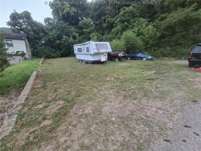4253 W Washington Street, Charleston, WV 25387
