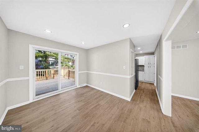 24 VANSANT RD, Newark, DE 19711