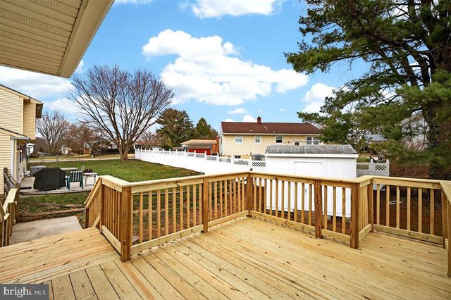 24 VANSANT RD, Newark, DE 19711