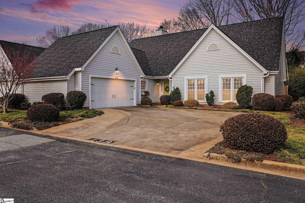 139 Forest Lake Drive, Simpsonville, SC 29681