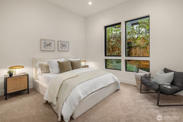 10656 Woodhaven Lane, Bellevue, WA 98004