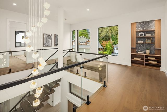 10656 Woodhaven Lane, Bellevue, WA 98004