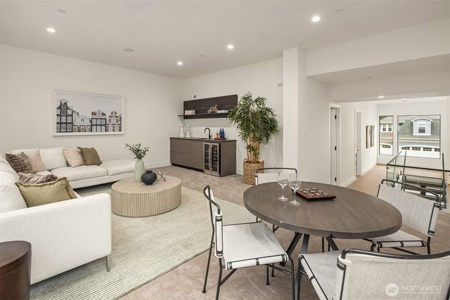 10656 Woodhaven Lane, Bellevue, WA 98004