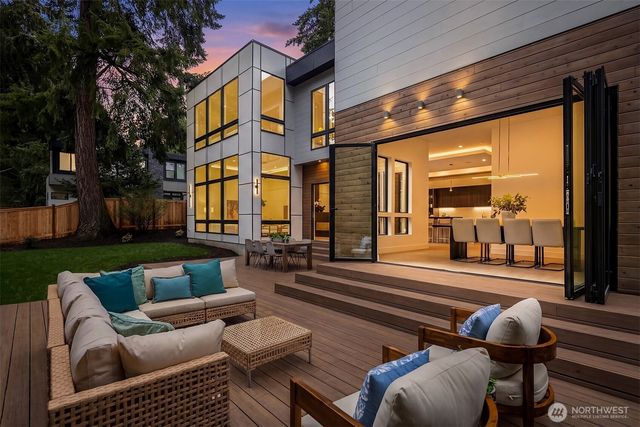 10656 Woodhaven Lane, Bellevue, WA 98004