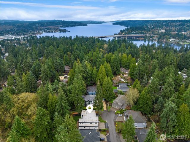10656 Woodhaven Lane, Bellevue, WA 98004