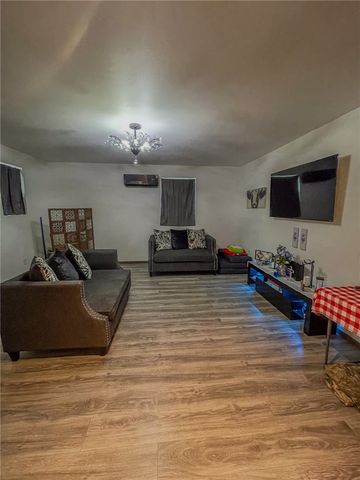 1506 Elvira St, Alice, TX 78332