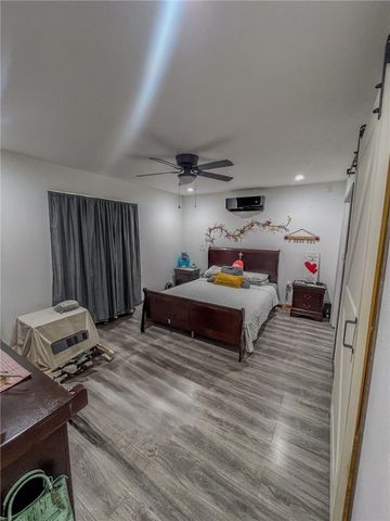 1506 Elvira St, Alice, TX 78332