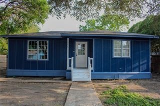 1506 Elvira St, Alice, TX 78332