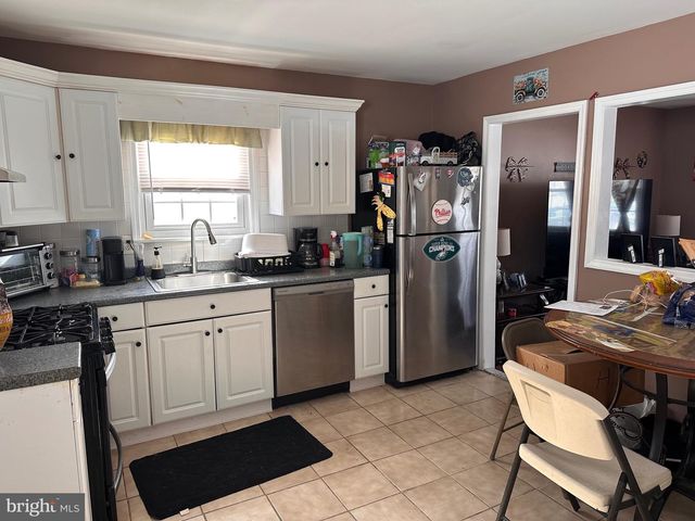 140 PETERSON, Woodbury, NJ 08096