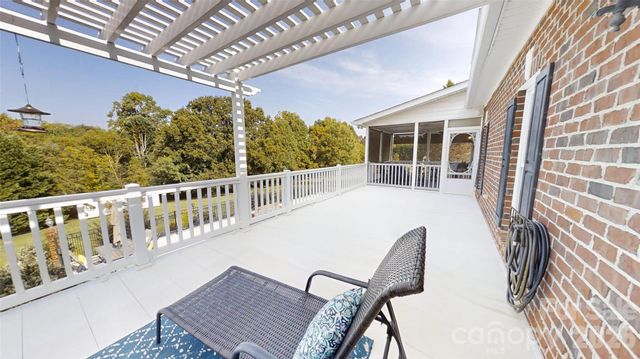 2400 Carriage Lane, Lincolnton, NC 28092
