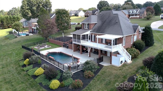 2400 Carriage Lane, Lincolnton, NC 28092