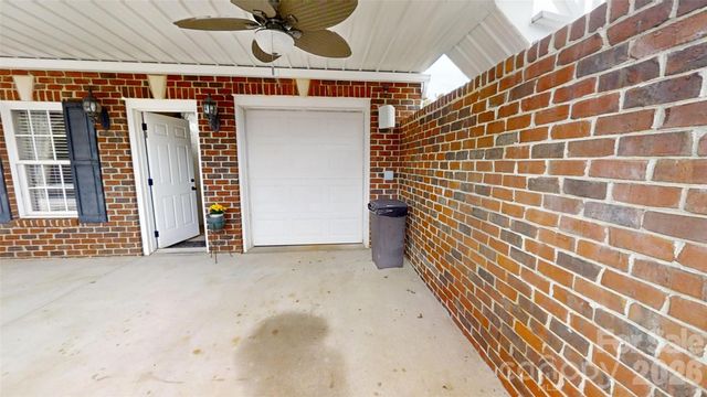 2400 Carriage Lane, Lincolnton, NC 28092