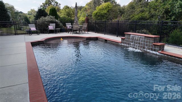 2400 Carriage Lane, Lincolnton, NC 28092