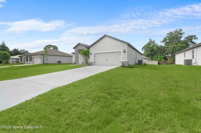 372 Croquet Avenue NE, Palm Bay, FL 32907