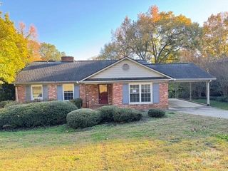 3251 Deerwood Drive, Gastonia, NC 28054