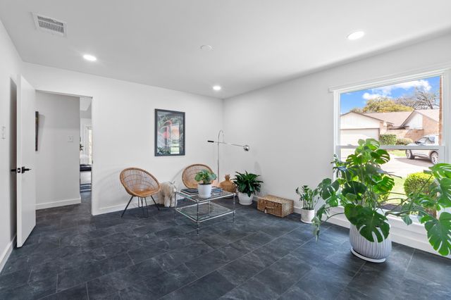 2528 Stoutwood CIR, Austin, TX 78745